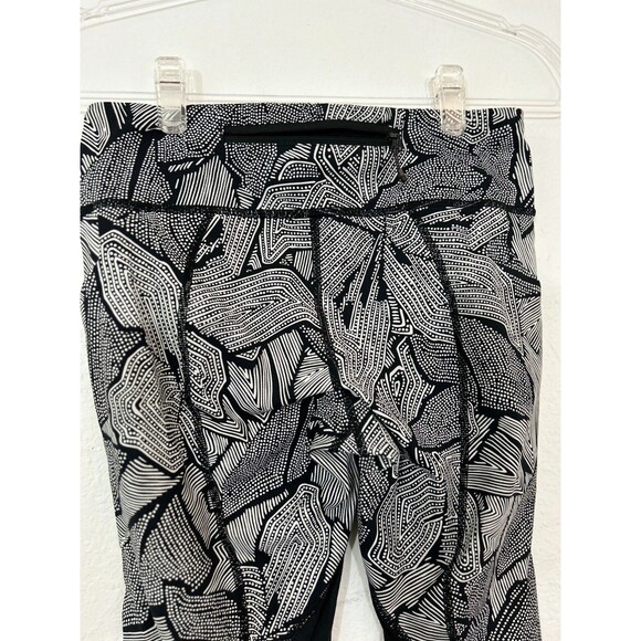 Lululemon Pace Rival Crop 23" 6  High Rise Pockets Black White Print EUC B77 - Picture 4 of 6
